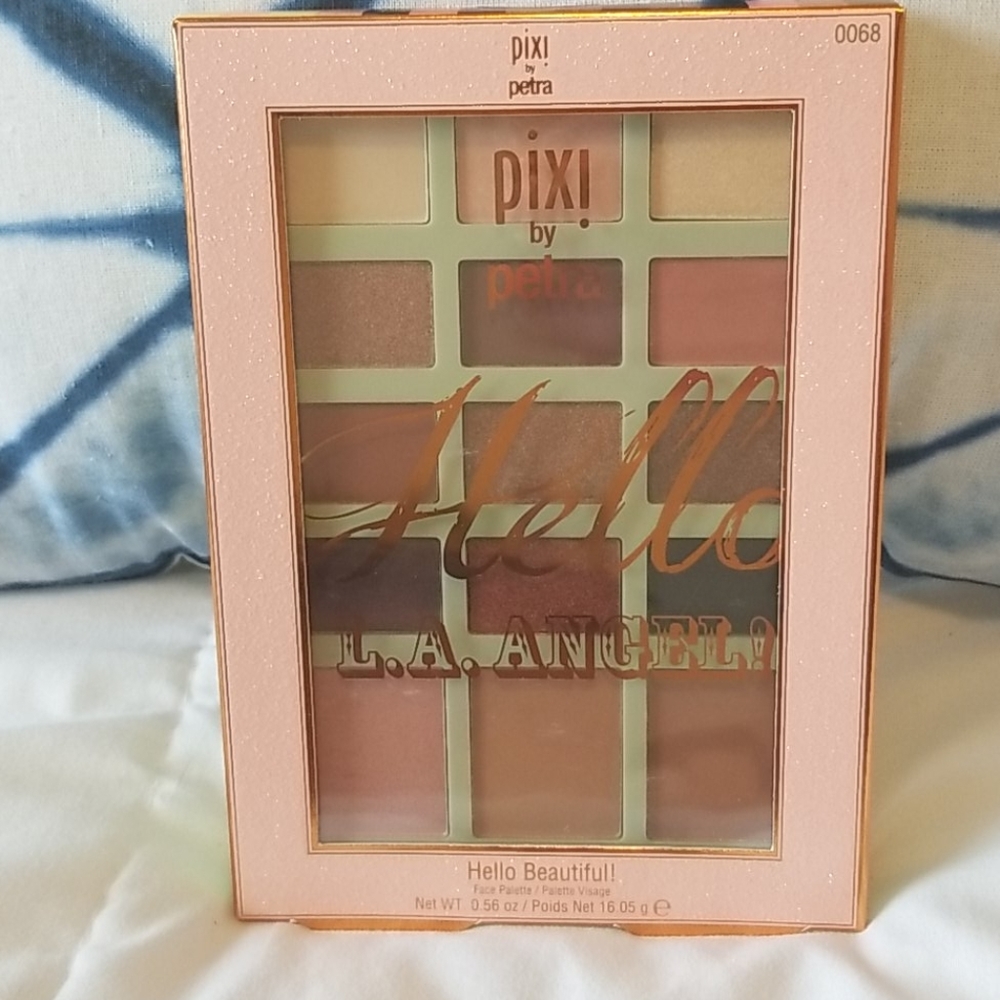 Face/Eyeshadow Pallete